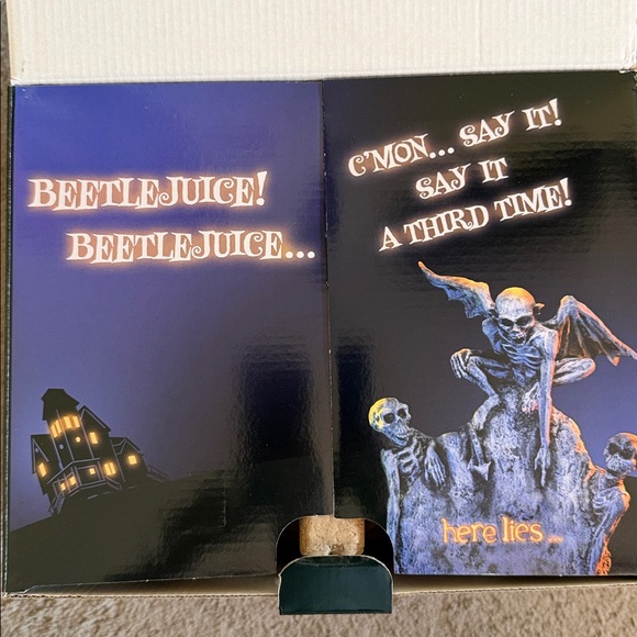 Beetlejuice Scenty Warmer with Green and Black Design - Picture 2 of 4